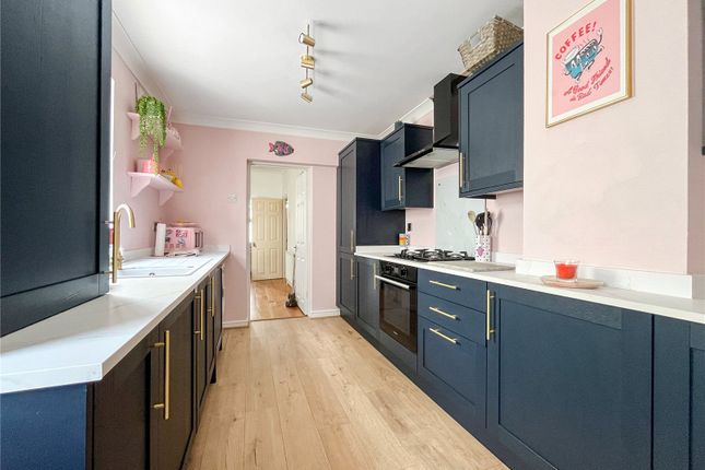 Livingstone Road, Gillingham, Kent, ME7 3 bed terraced house for sale