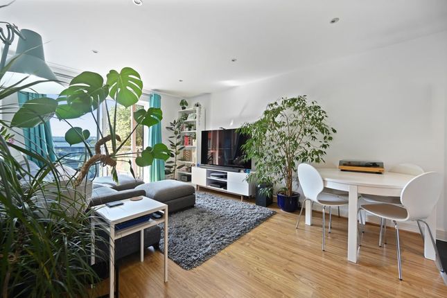 Cherrywood Lodge, London, SE13 2 bed flat for sale
