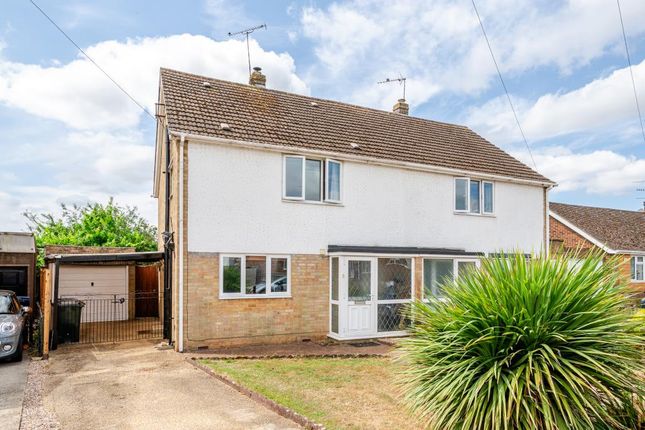 Banbury,  Oxfordshire,  OX16 3 bed semi