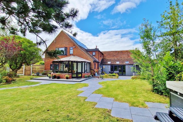 4 bed detached house