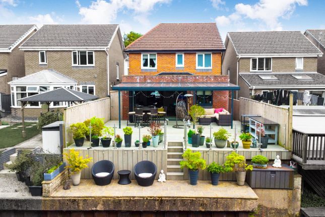 4 bed detached house
