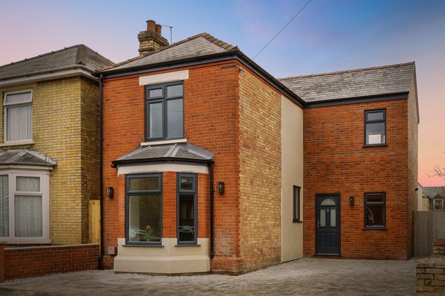 4 bed detached house
