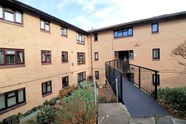 Lesney Park Road, Erith, DA8 1 bed flat for sale