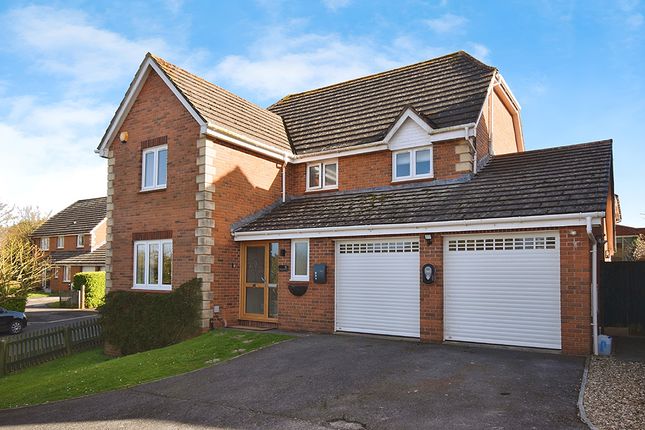 4 bed detached house