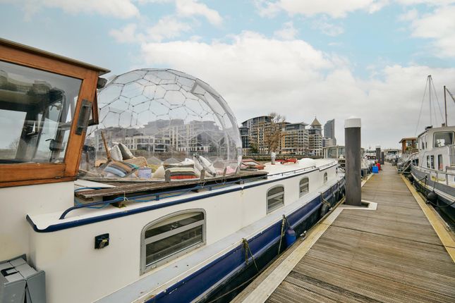 Imperial Wharf, Fulham, SW6 2 bed houseboat for sale