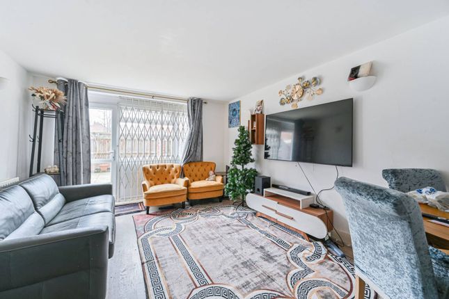 Valley Road, Streatham, London, SW16 2 bed flat for sale