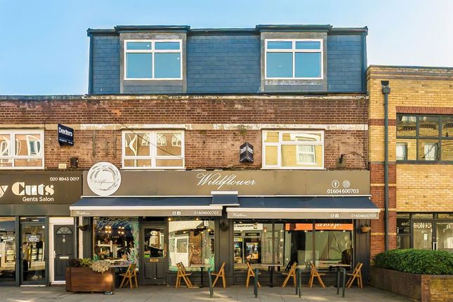 High Street, Hampton Hill TW12 2 bed flat for sale