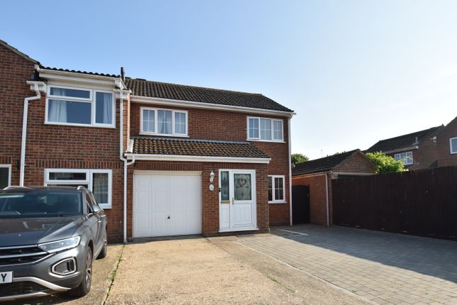 3 bedroom semi-detached house for sale