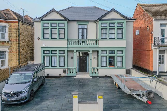 4 bed detached house