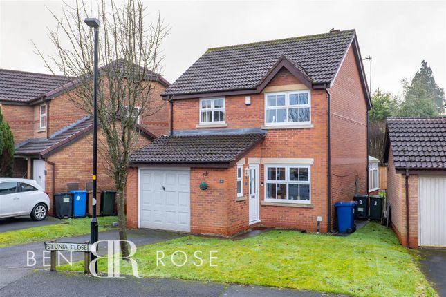 Petunia Close, Leyland 3 bed detached house for sale