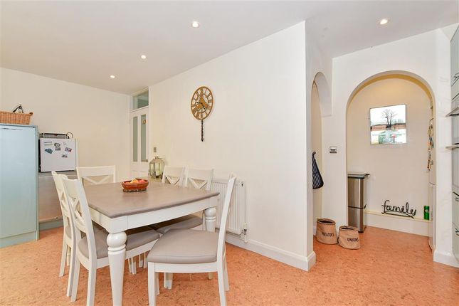 3 bed end terrace house