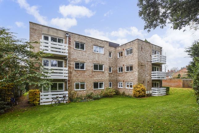 3 bedroom flat for sale