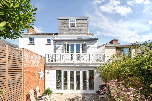 5 bedroom semi-detached house for sale