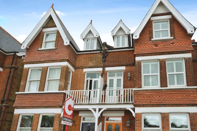 6 bedroom semi-detached house for sale