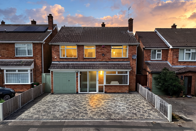 Estoril Avenue, Wigston, LE18 5 bed detached house for sale