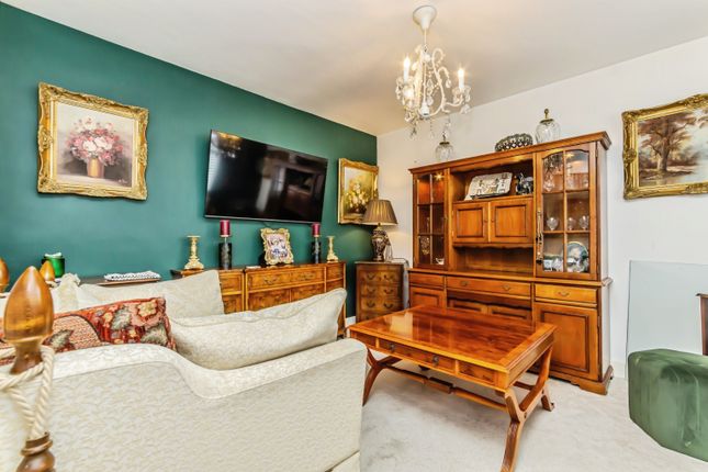 3 bed semi-detached house
