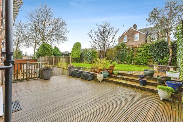 4 bed detached house