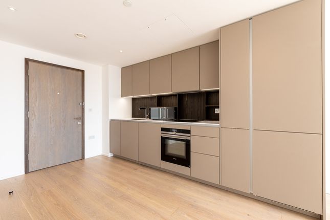 York Place, London, SW11 1 bed apartment for sale