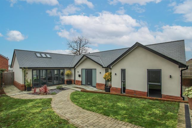 Willingale Close, Hutton, Brentwood 3 bed detached bungalow for sale