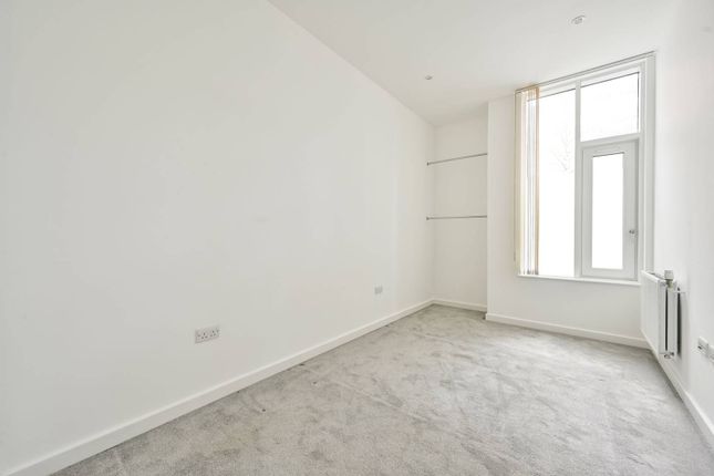 Spectrum Way, Wandsworth, London, SW18 1 bed flat for sale