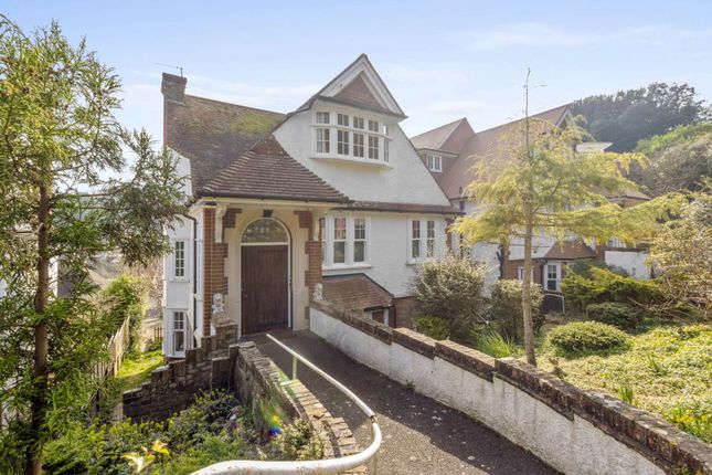 Baslow Road, Eastbourne, BN20 7UL 2 bed flat for sale