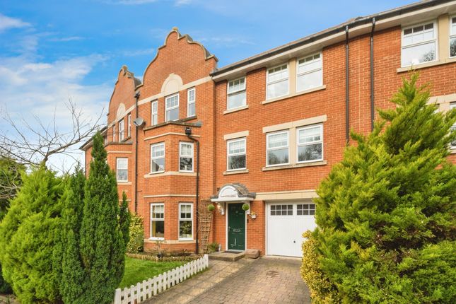 4 bed town house