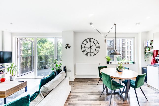 Moulding Lane, New Cross, SE14 3 bed apartment for sale