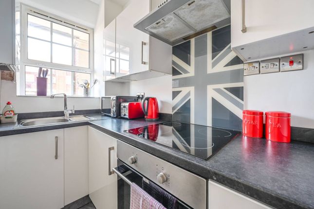 Shadwell Gardens, Shadwell, London, E1 2 bed flat for sale
