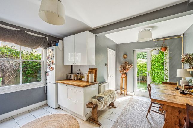 2 bed maisonette