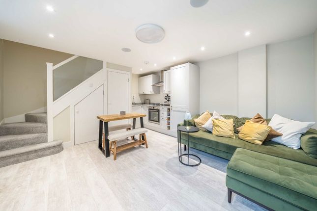 Park Avenue Mews, Mitcham CR4 1 bed house for sale