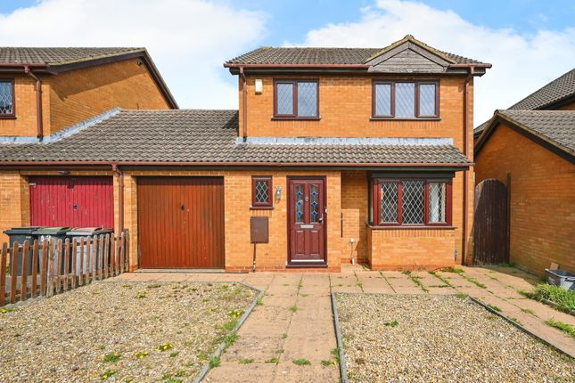 3 bedroom link detached house for sale