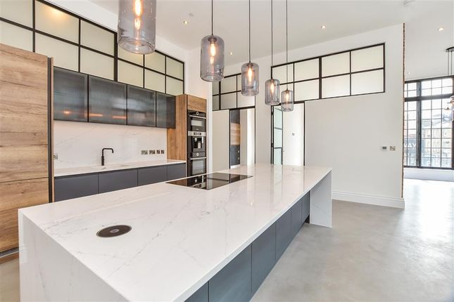 3 bedroom ground floor flat for sale