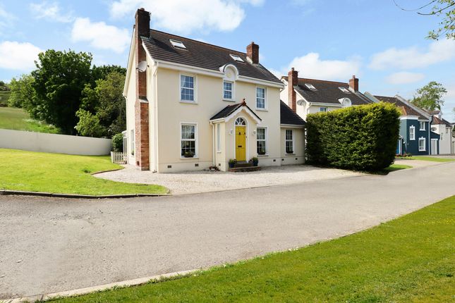 5 bed detached house