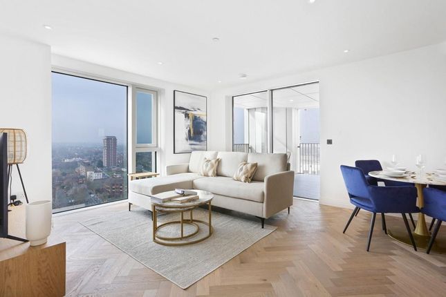 Kings Tower, Bridgewater Avenue, SW6 1 bed apartment for sale