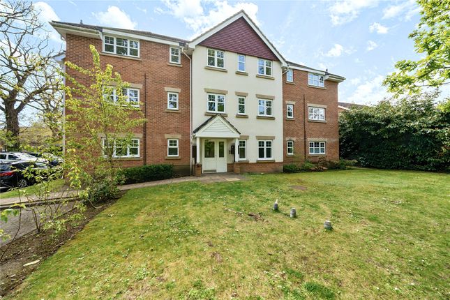 John Norman Grove, Surrey GU18 2 bed flat for sale