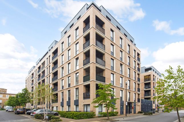 Holman Drive, Southall, UB2 2 bed flat for sale