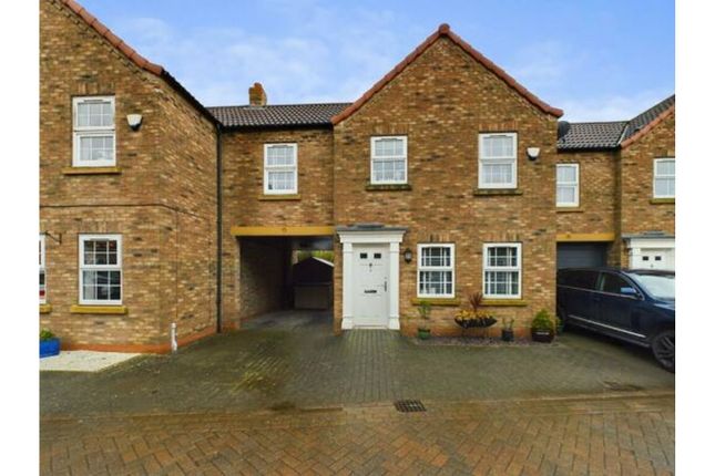 4 bedroom link detached house for sale