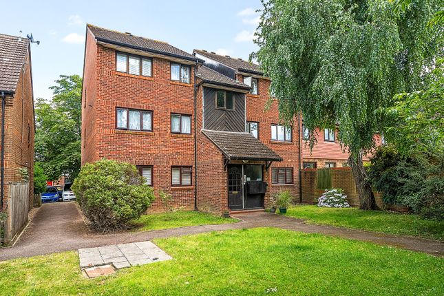 Vellum Drive, Carshalton 2 bed ground floor flat for sale