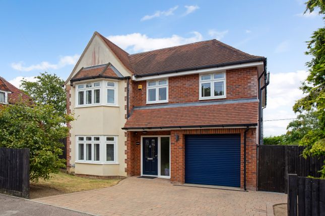 5 bed detached house