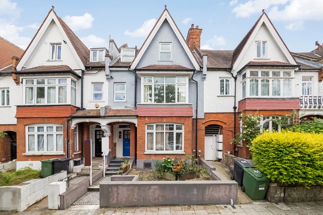 Broxholm Road, London, SE27 3 bed apartment for sale