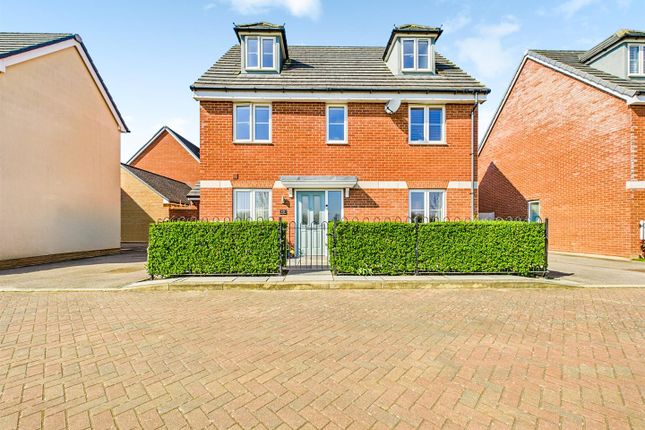 5 bed detached house