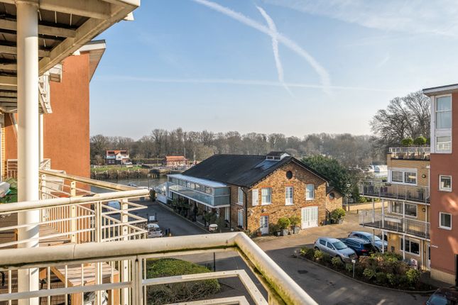 Fairmile House, Twickenham Road... 1 bed flat for sale