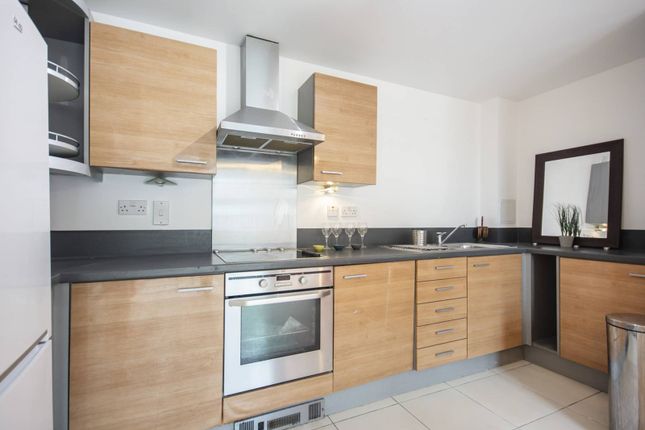 High Street, Stratford, London, E15 2 bed flat for sale