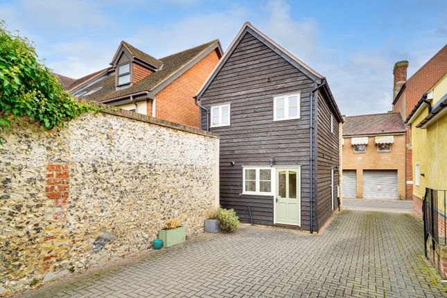 2 bedroom detached house for sale