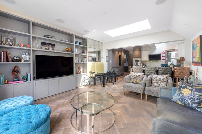 3 bedroom flat for sale