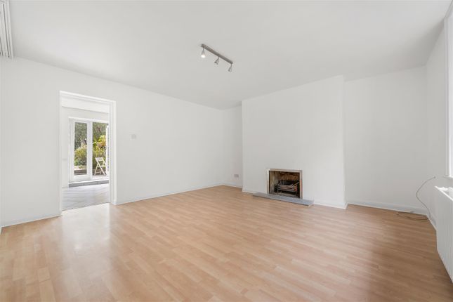 Trinity Rise, London, SW2 1 bed flat for sale