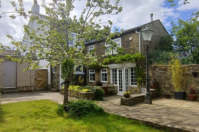 Uppermoor, Pudsey, West Yorkshire, LS28 4 bed semi