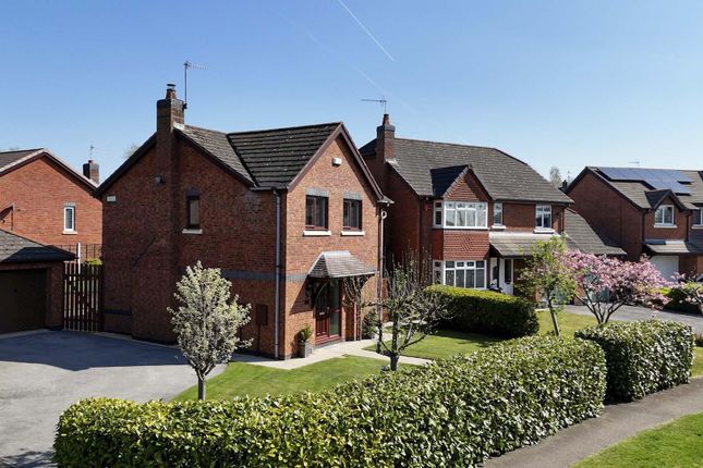 5 bed detached house