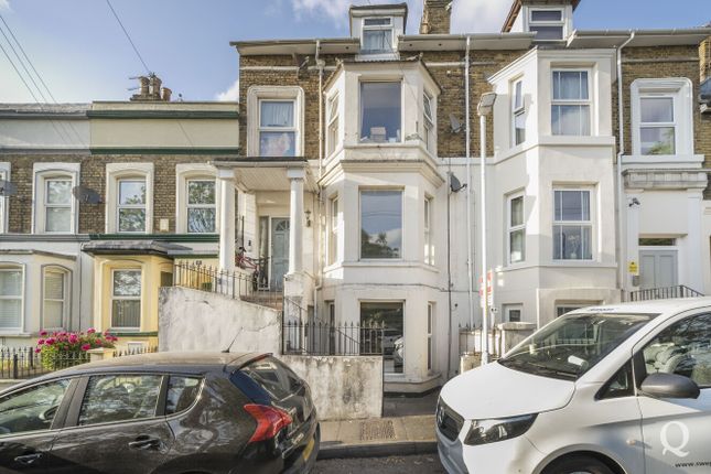 Terrace Road, Sittingbourne, Kent, ME10 1 bed apartment for sale