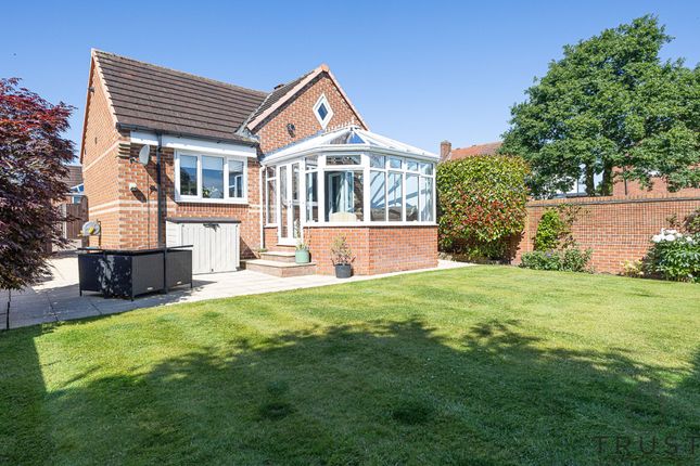 Hartshead Court, Liversedge, WF15 4 bed detached bungalow for sale
